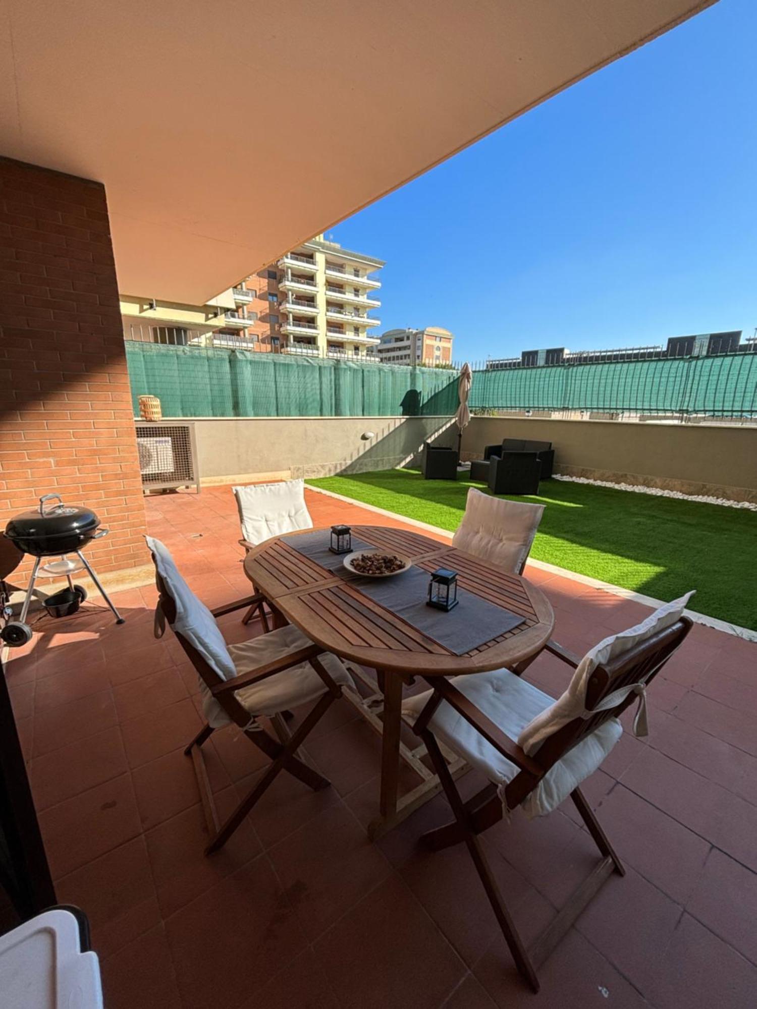 The Garden Suite Airport Ponte Galeria Bagian luar foto